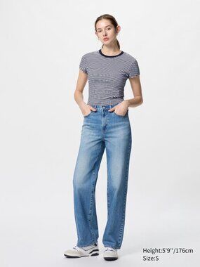 Uniqlo Women's Navy and White Striped Short Sleeve Tee